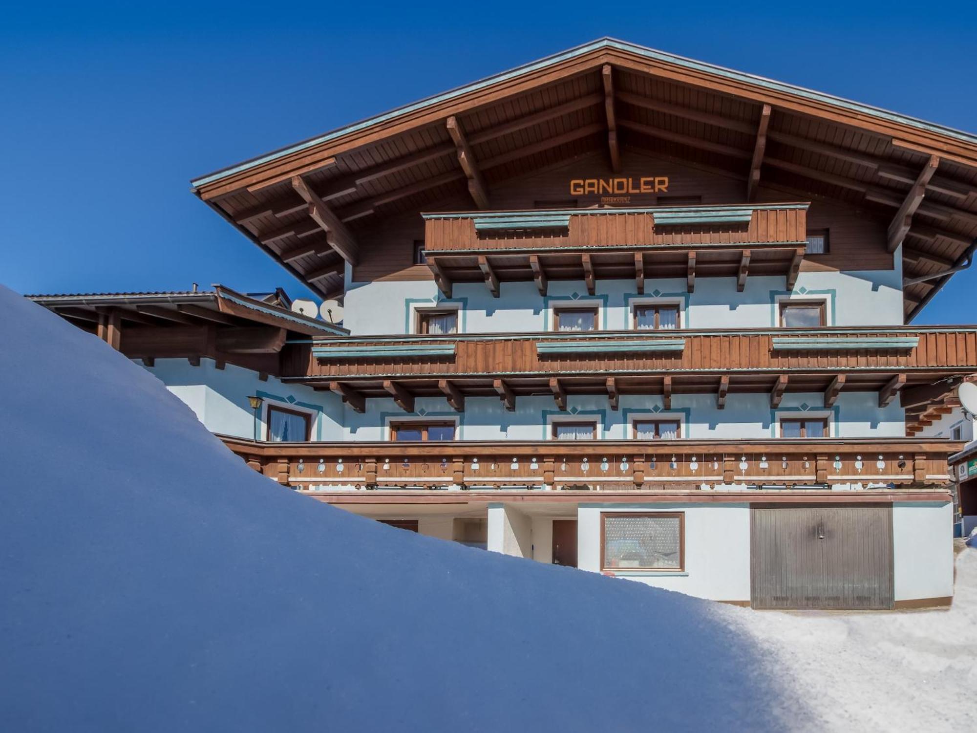 Spacious Apartment Near Ski Area In 미테르질 외부 사진